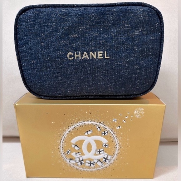 NIB CHANEL HOLIDAY START STAY FRESH SET. Blue Cosmetic Bag, boxed Cleanser+Toner - Picture 2 of 8